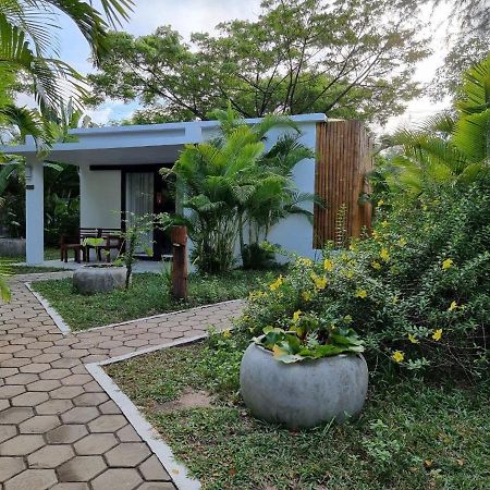 Sahaa Beach Resort Sihanoukville Bagian luar foto