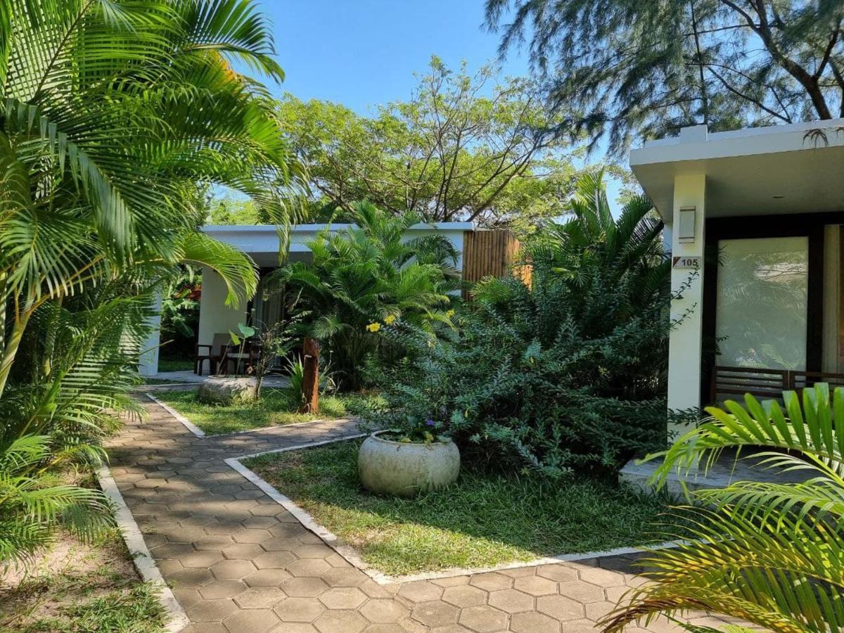 Sahaa Beach Resort Sihanoukville Bagian luar foto