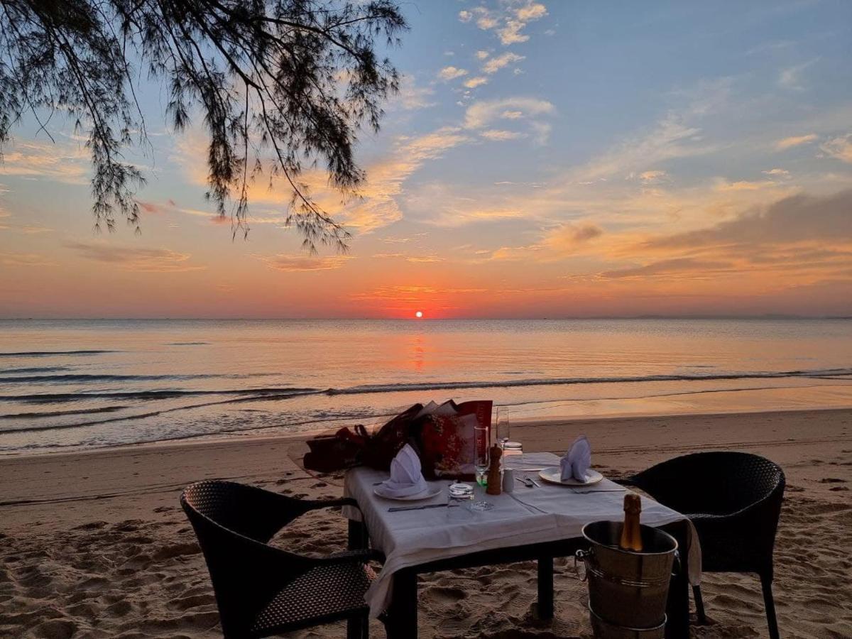 Sahaa Beach Resort Sihanoukville Bagian luar foto