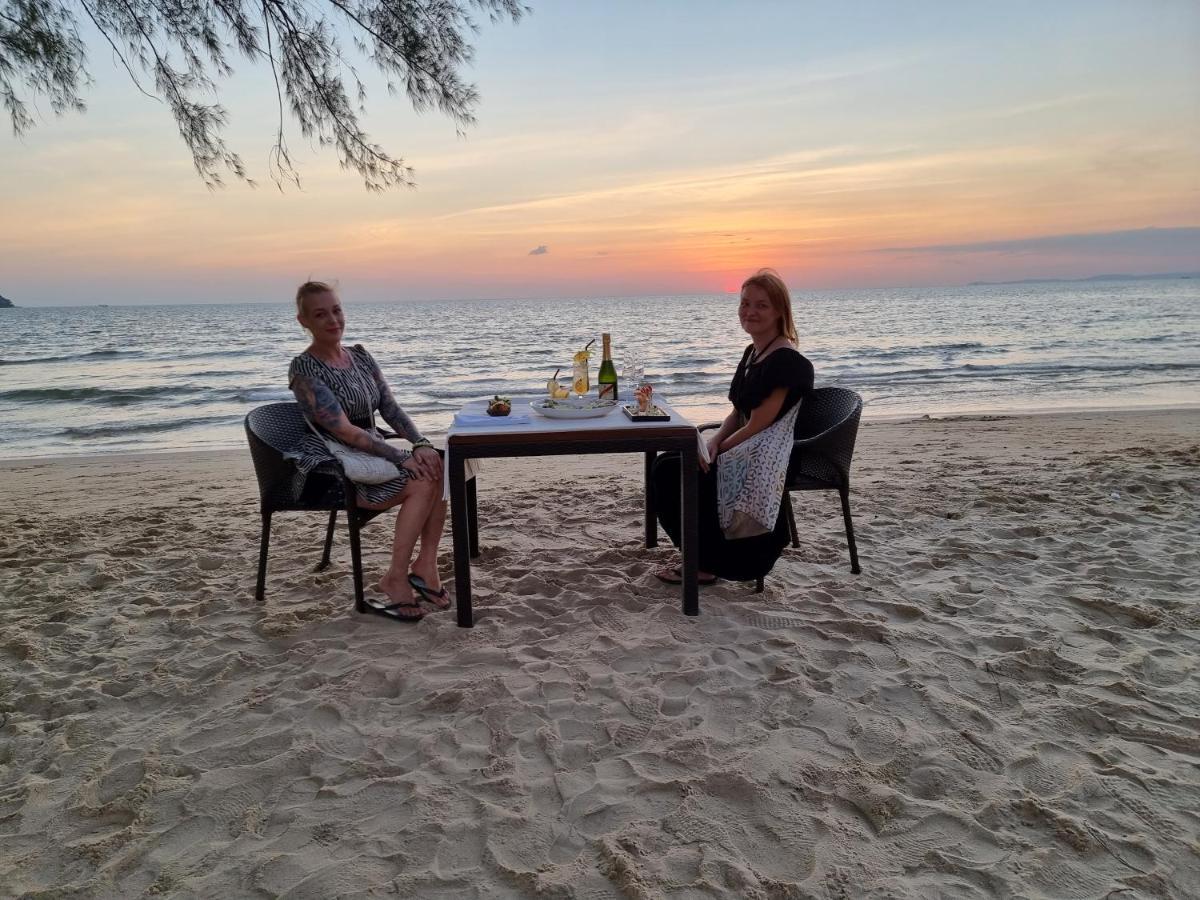 Sahaa Beach Resort Sihanoukville Bagian luar foto