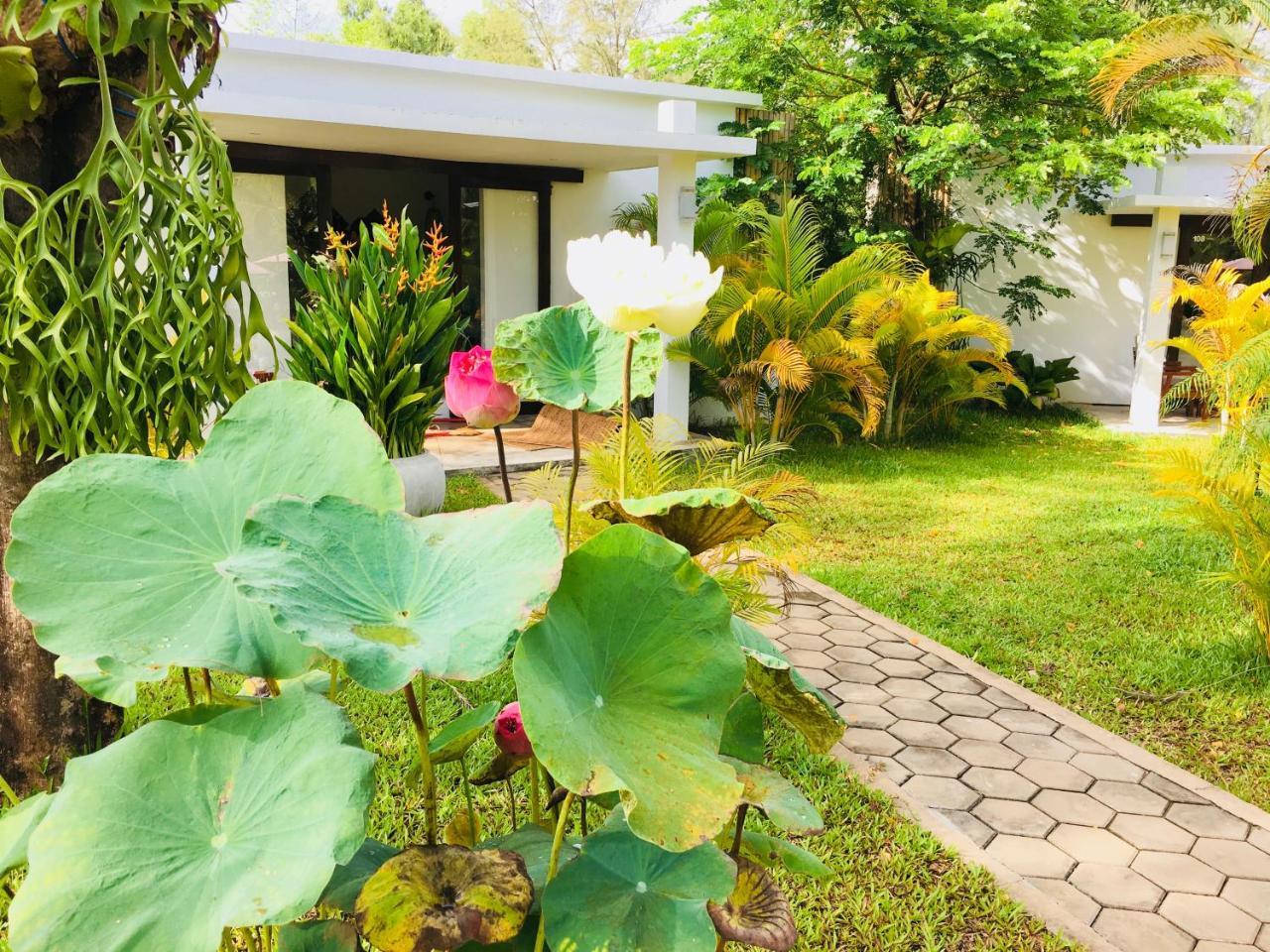 Sahaa Beach Resort Sihanoukville Bagian luar foto