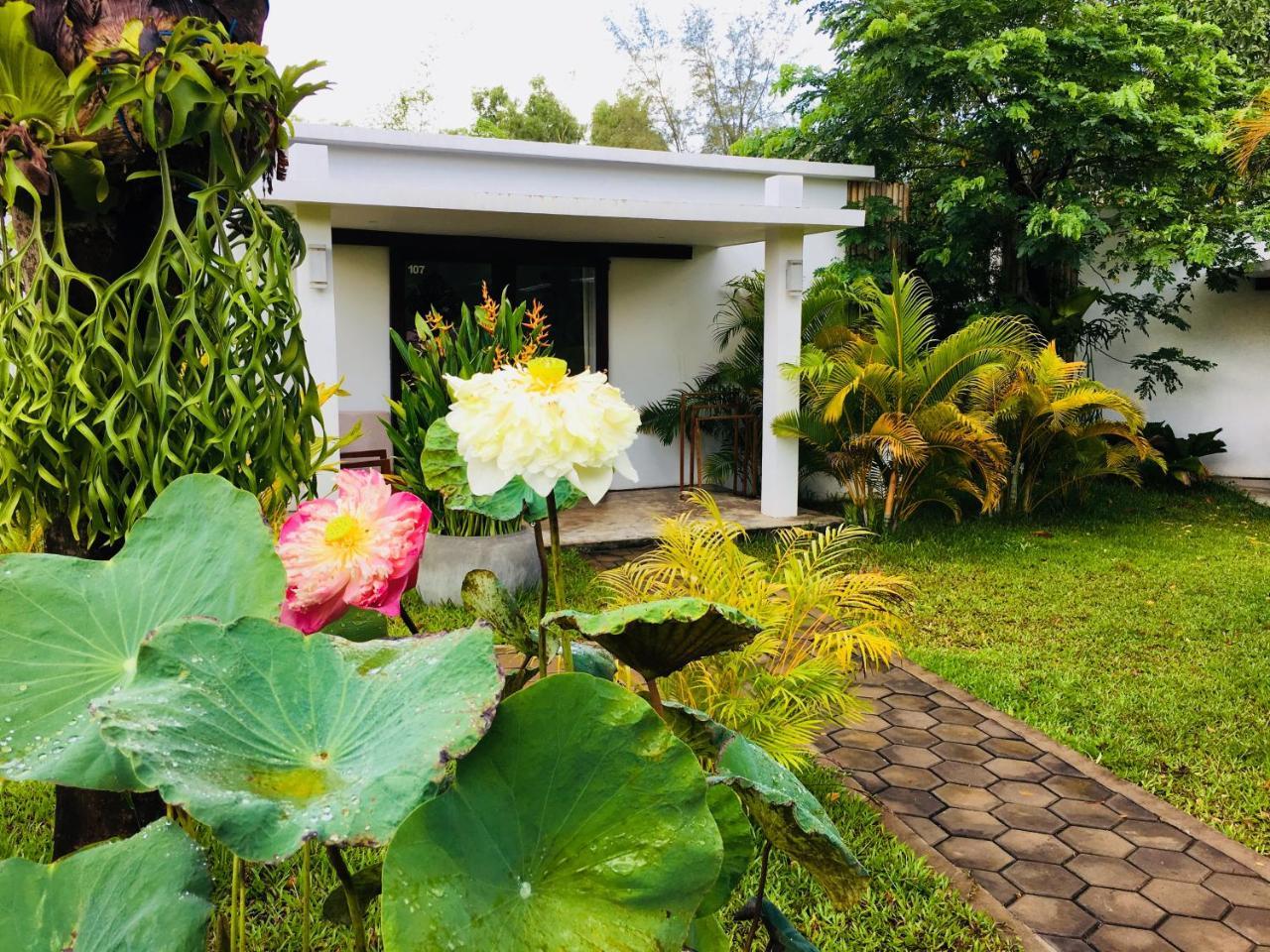 Sahaa Beach Resort Sihanoukville Bagian luar foto