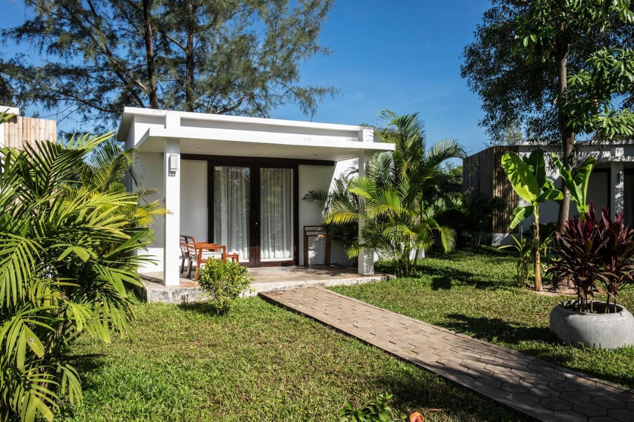 Sahaa Beach Resort Sihanoukville Bagian luar foto