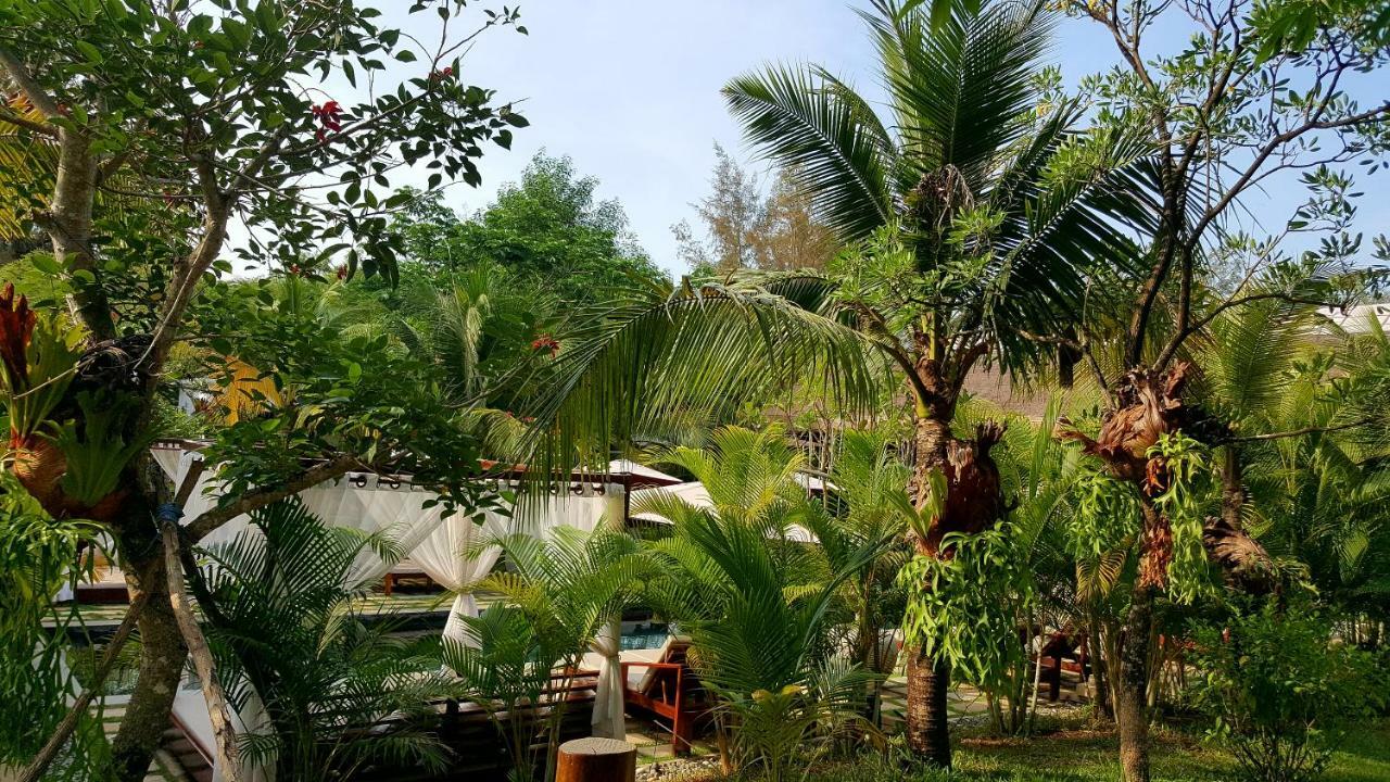 Sahaa Beach Resort Sihanoukville Bagian luar foto